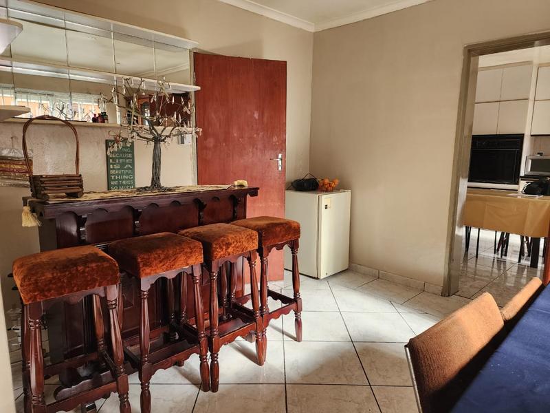 5 Bedroom Property for Sale in Belgravia Western Cape